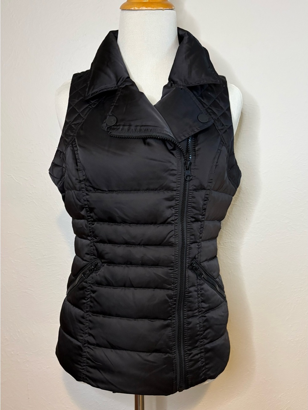 Blanc Noir Black Quilted Puffer Vest Size XSmall Excellent condition